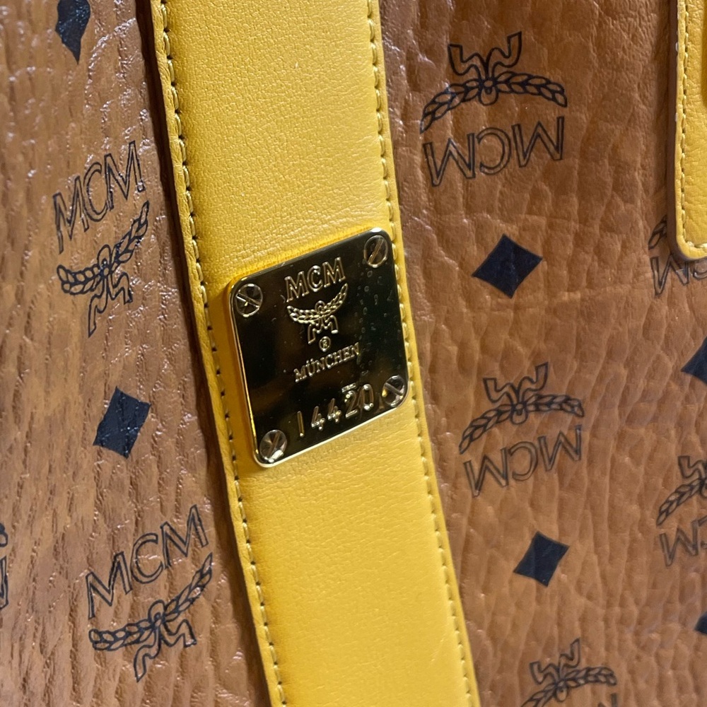 MCM Visetos Medium Liz Reversible Shopper Tote in Cognac and Yellow Leather - Picture 14 of 17